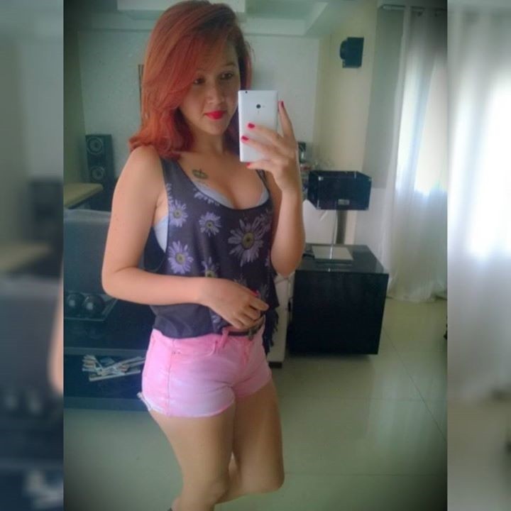 Baiana Redhead durchgesickert auf dem Netz zeigt Titten und Pussy