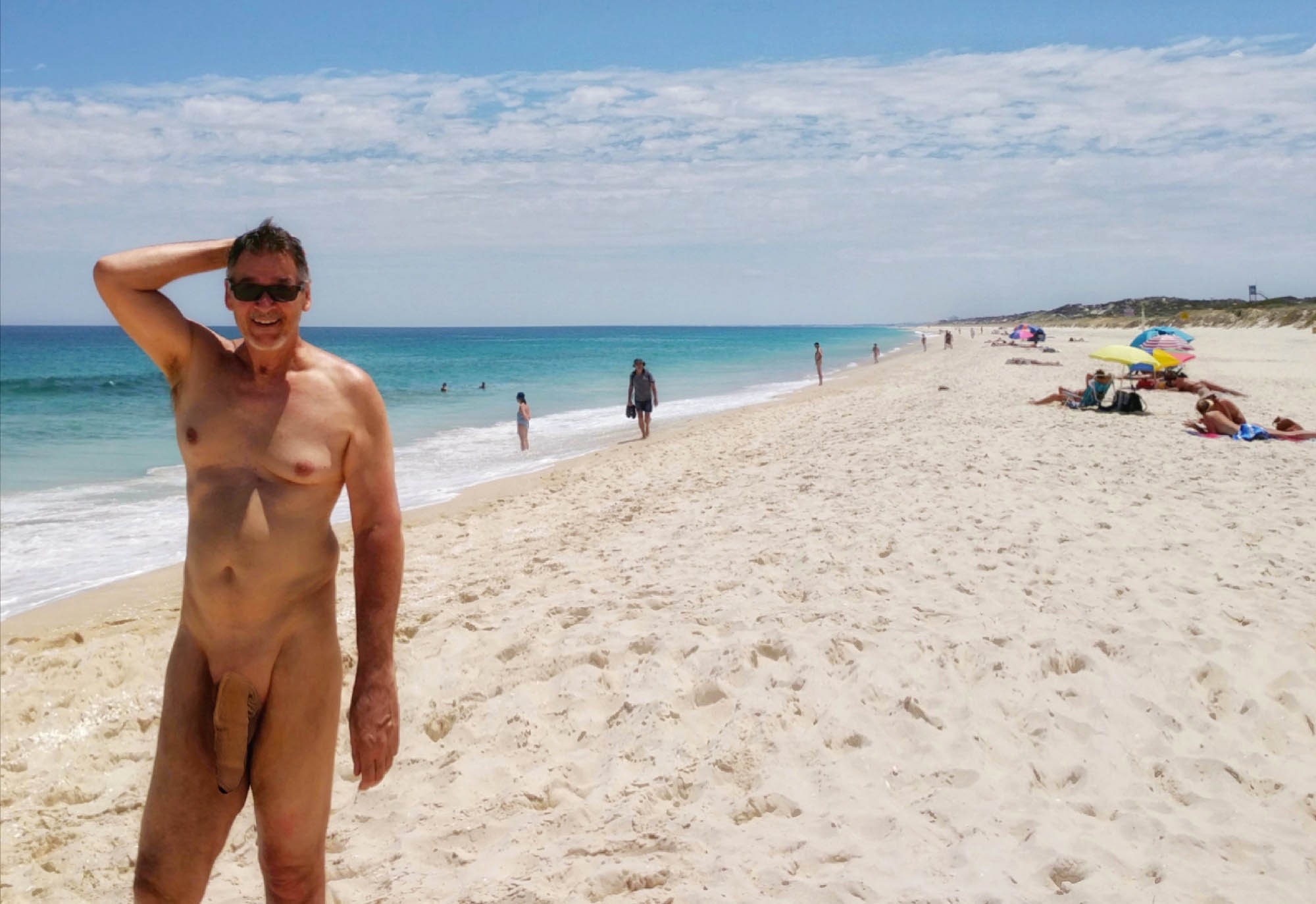 Echte Nudisten blinken am Strand Echte Nudisten blinken am StrandTru