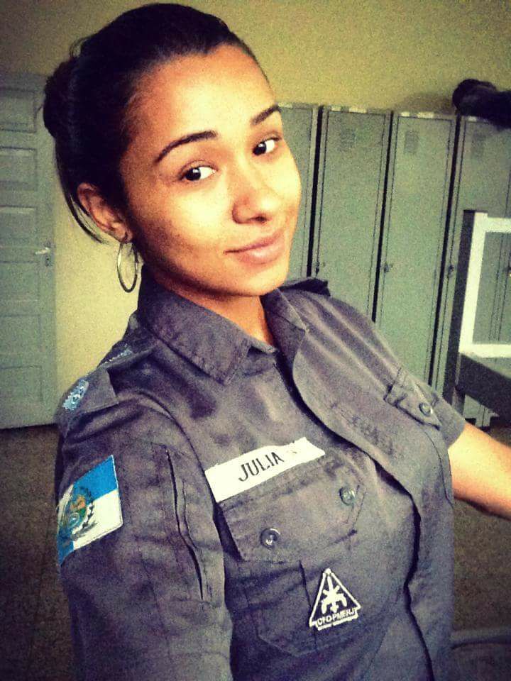 Julia Military Policewoman Falling Naked on the Net Leaked Fotos