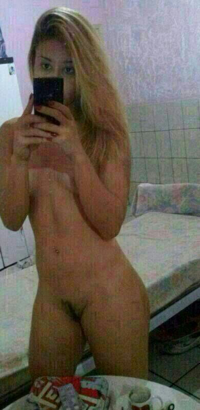 Baiana Blondine aus Itabuna nackt im Spiegel intime Fotos