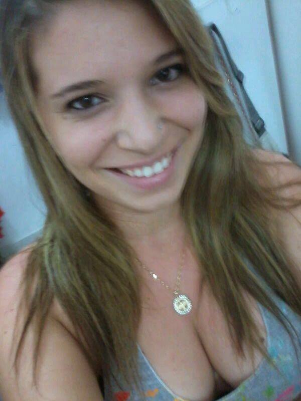 Palominha, ein süßes Mädchen aus Minas Gerais, ist im Internet aufgetaucht